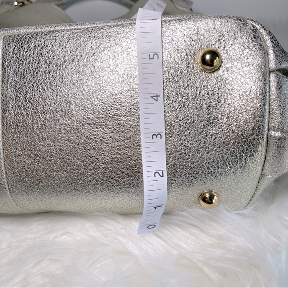 COPY - COPY - G.I.L.I. Metallic Silver Leather Satchel Bag - Picture 13 of 16